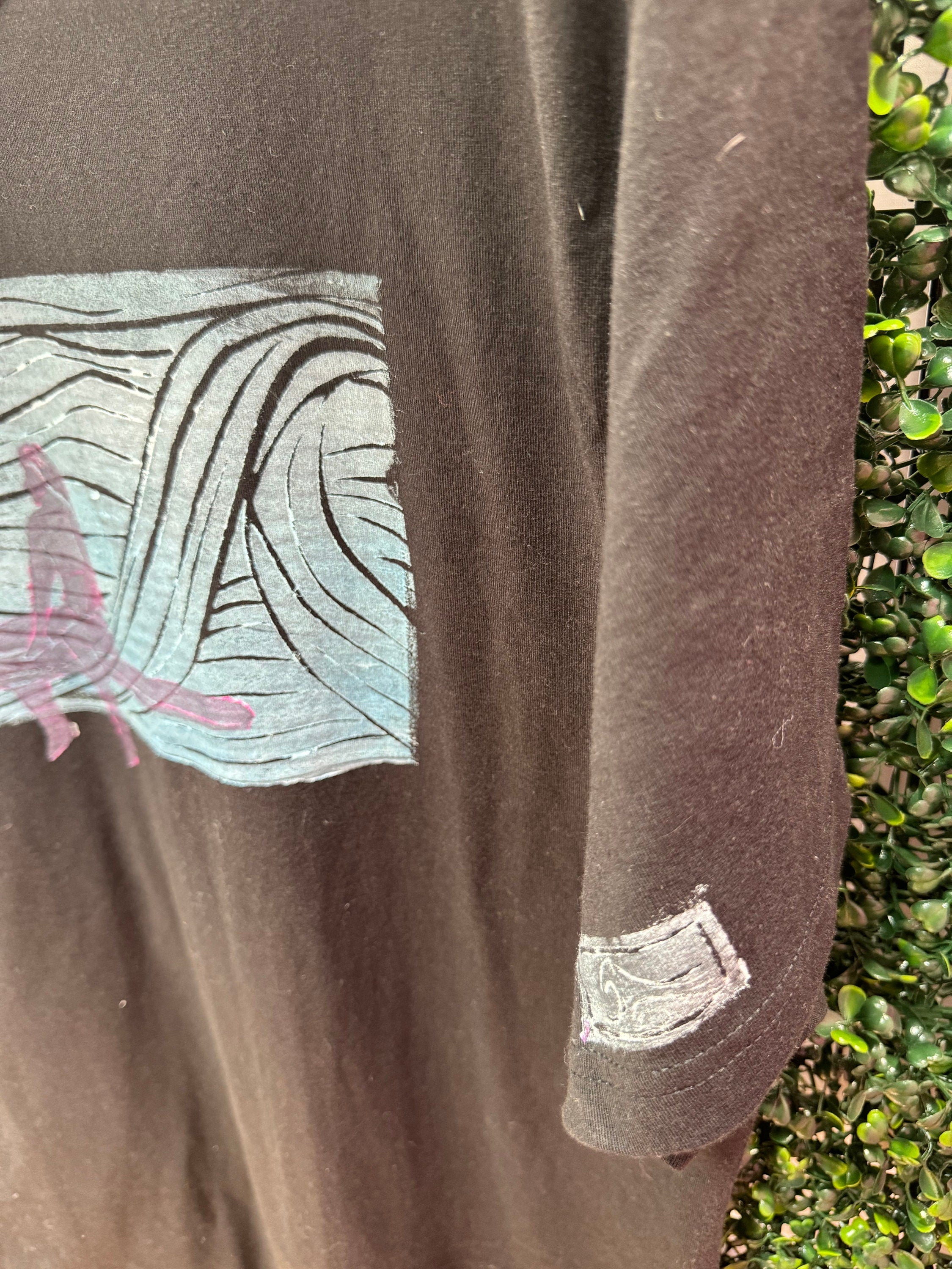 Beach surfer girl with waves  block printed by hand Black T-shirt
