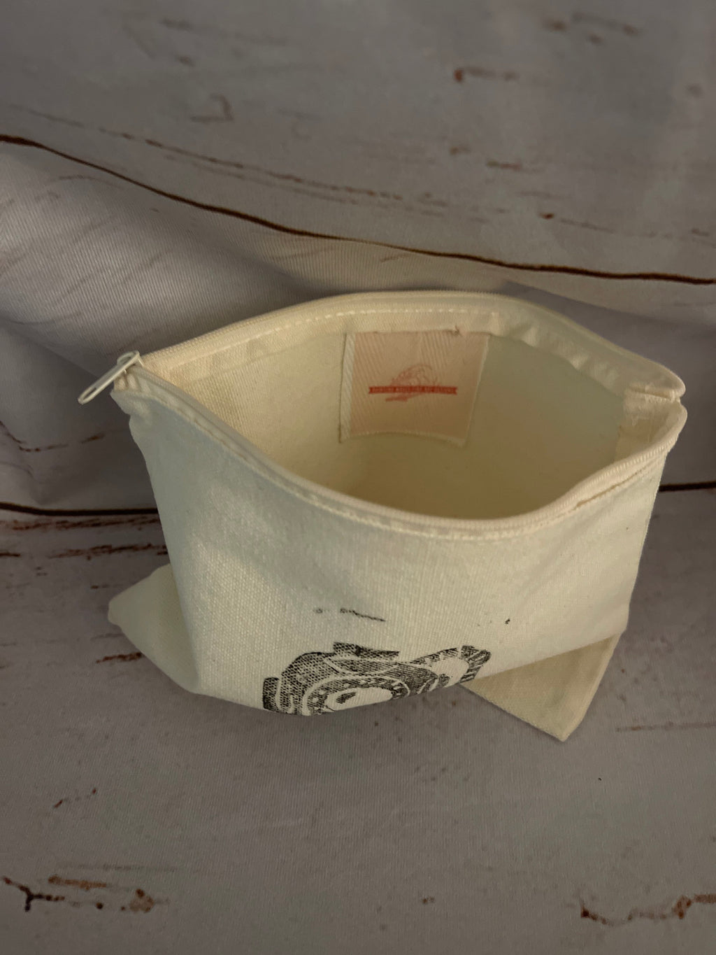 Diver makeup bag
